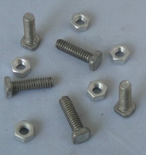 aluminium bouten en moeren 22 mm.